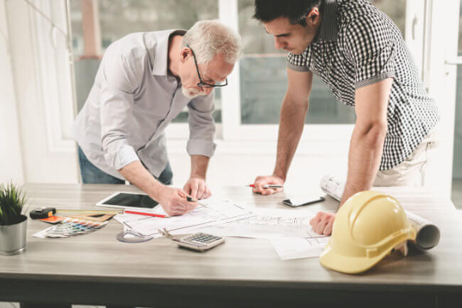 Ingenieure bei der Planung der TGA